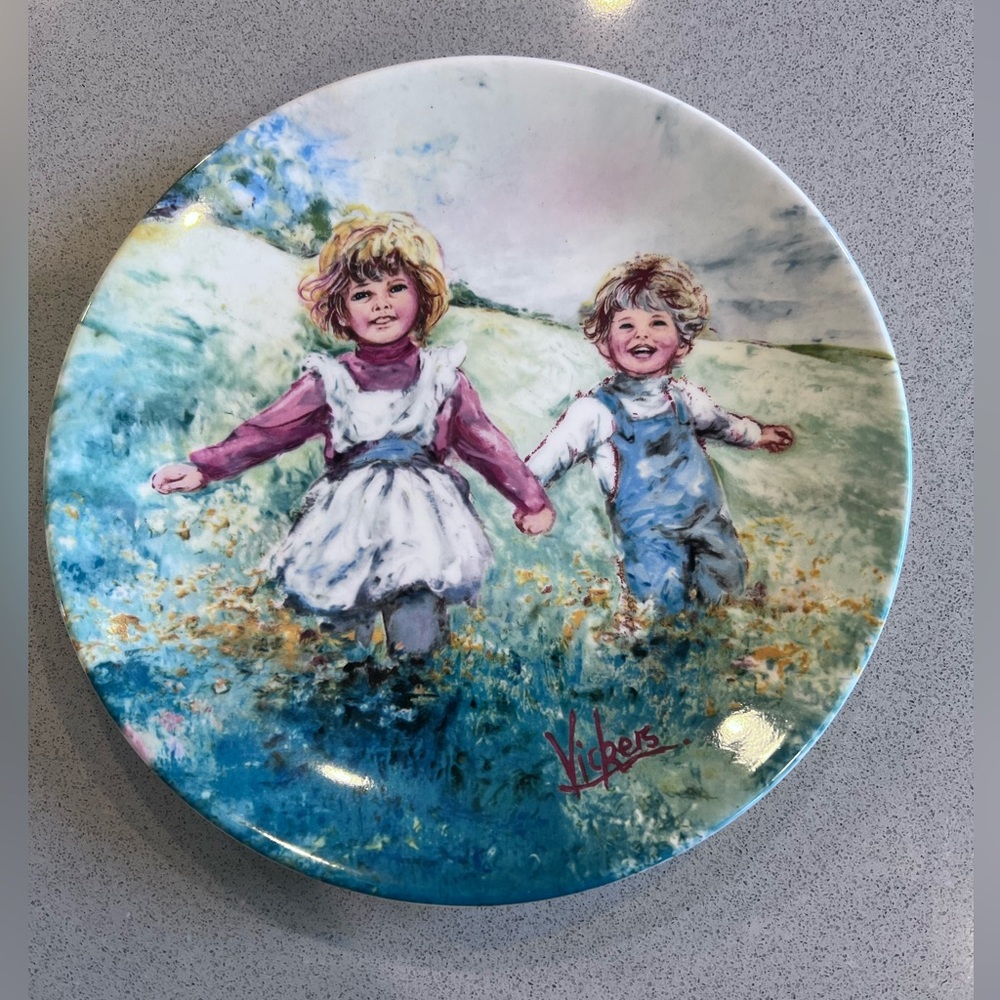 1982 Wedgwood collector plate titled "Playtime" Mary Vickers Made in England